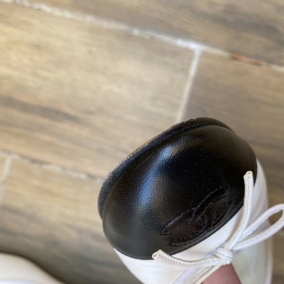 Chanel Ballet Lambskin Flats - Picture 9 of 12